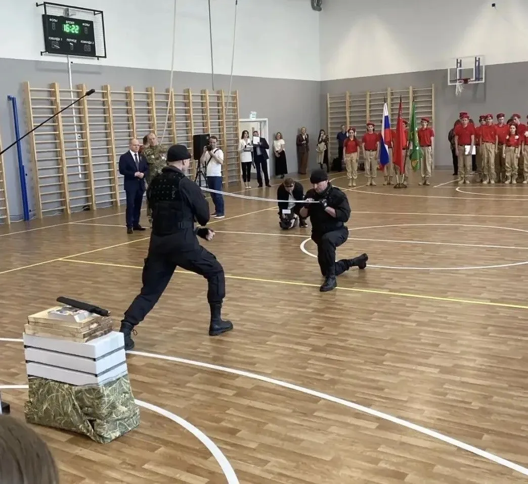 Сегодня особенный день — ученики нашего образовательного комплекса вступили в ряды «Юнармии»! Церемо