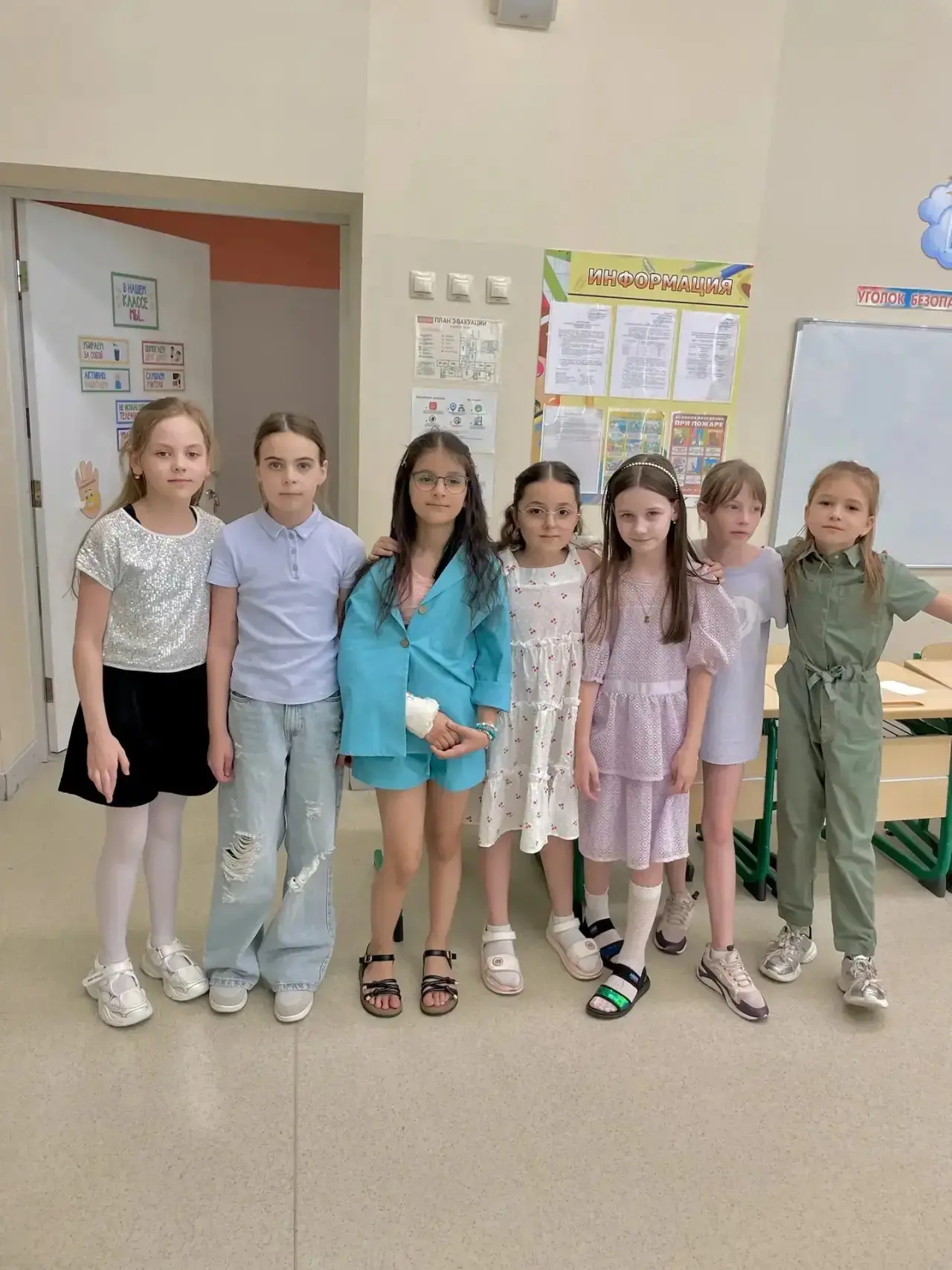 🎉 Друзья! 🎉 В 3 «В» классе прошёл Последний звонок — яркий, весёлый и запоминающийся! 🥳  Ребята отме