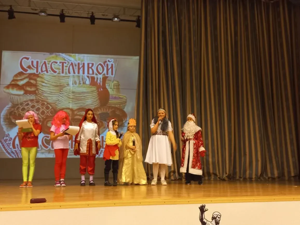 Веселая Масленица заглянула в гости к малышам!Ура! Сегодня наши самые юные ученики, первоклассники и