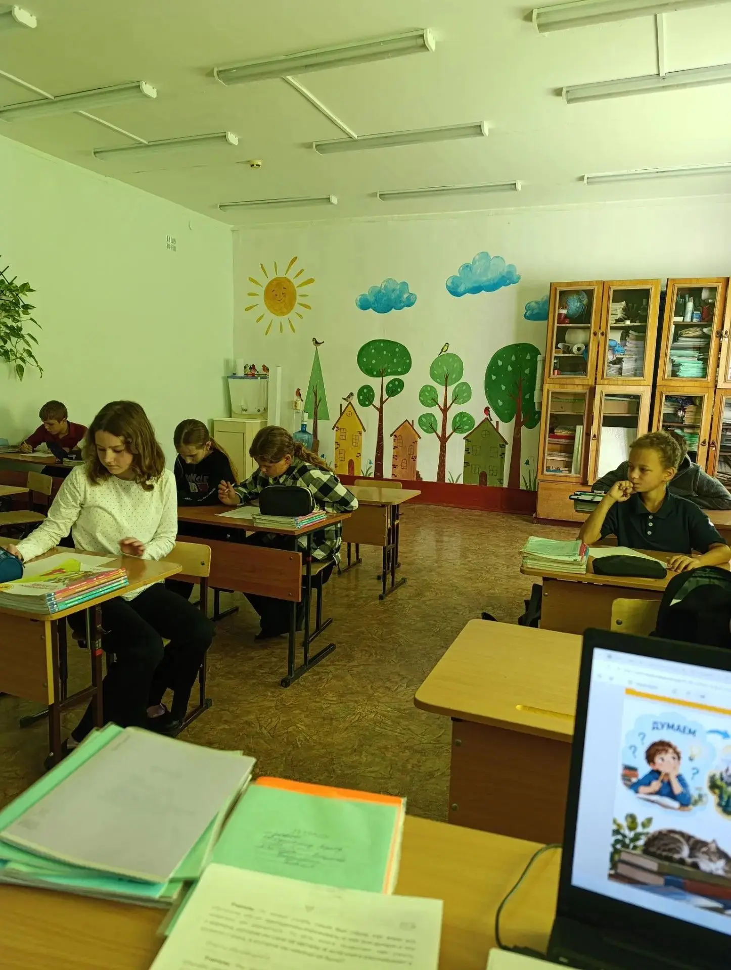 Сегодня внеурочное занятие "Разговоры о важном" было посвящено книге. Что было бы, если...