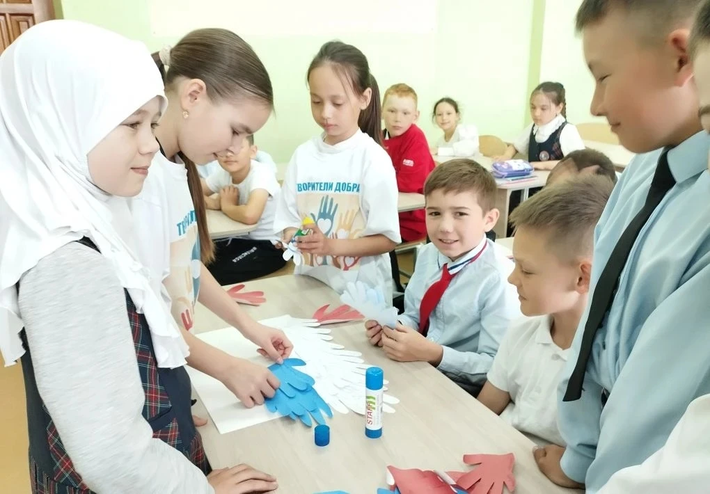 Акция «Сила Победы в единстве народов!»🕊🇷🇺  🕊В школе прошла патриотическая акция «Сила Победы в един