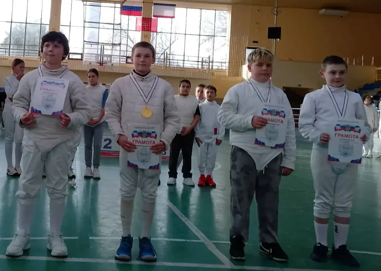 Три семёрки: триумф керченских фехтовальщиков  Воспитанники «Детско-юношеского клуба физической подг