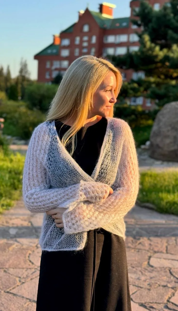 Лето — не повод откладывать спицы до осени.