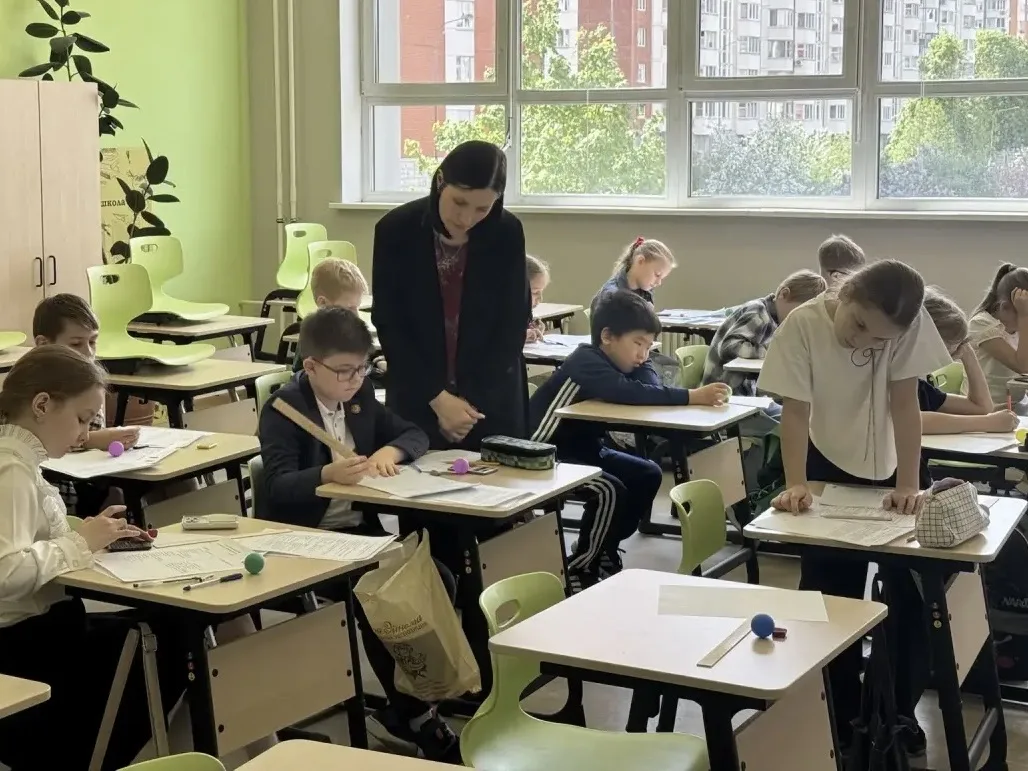 В «Эврике» подрастает новое поколение олимпиадников!  📃 Сегодня в нашем школьном здании на Болотнико