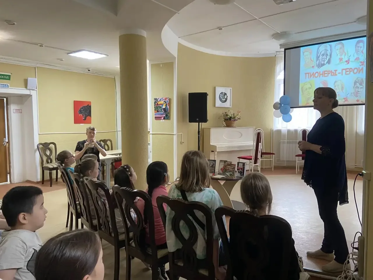 Время в лагере «Солнышко» летит увлекательно и с пользой! Ребята с головой погружаются в творчество: