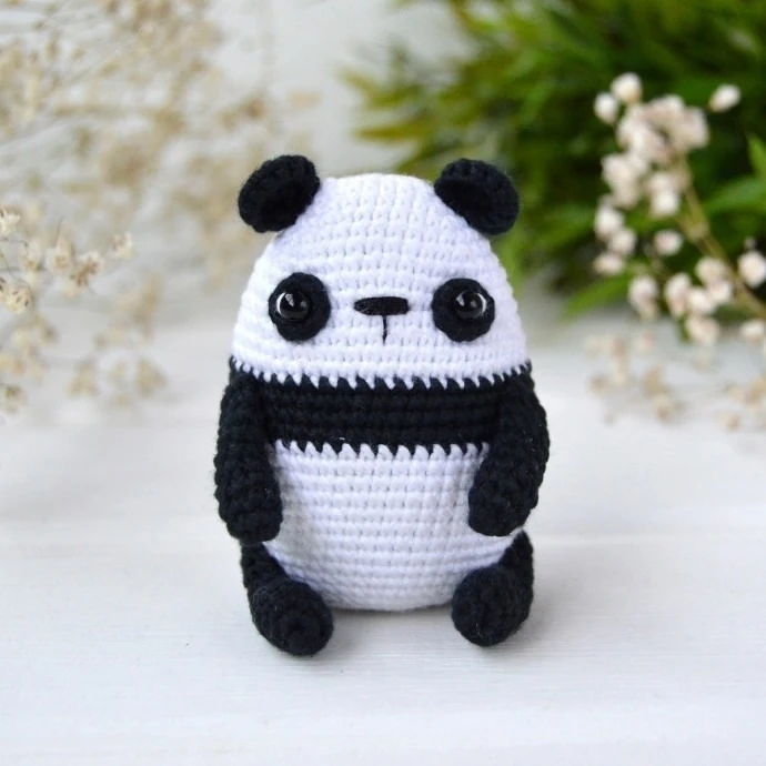 Вяжем малыша панду крючком 🐼