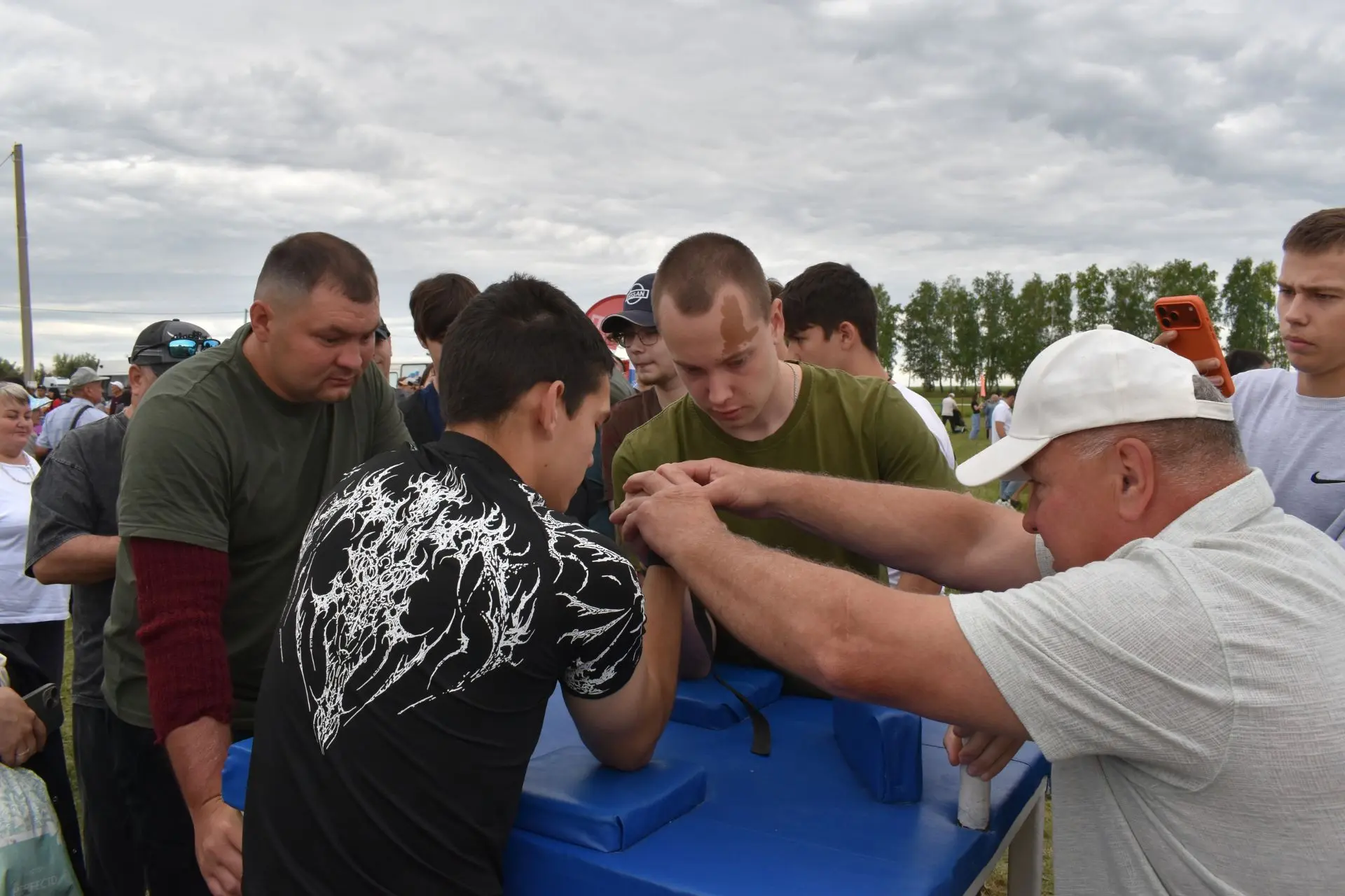Спортивные состязания, мотошоу и многое другое в альбоме по ссылке 👇

https://vk.com/album448354915