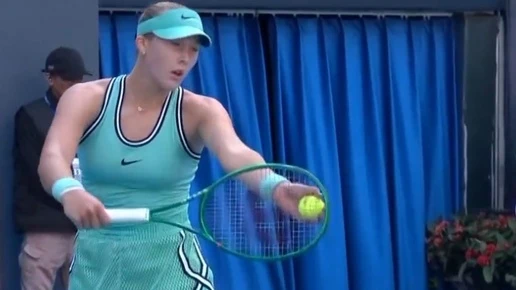 Уроженка Красноярска Мирра Андреева вышла в 1/8 финала турнира в Пекине и установила оч...