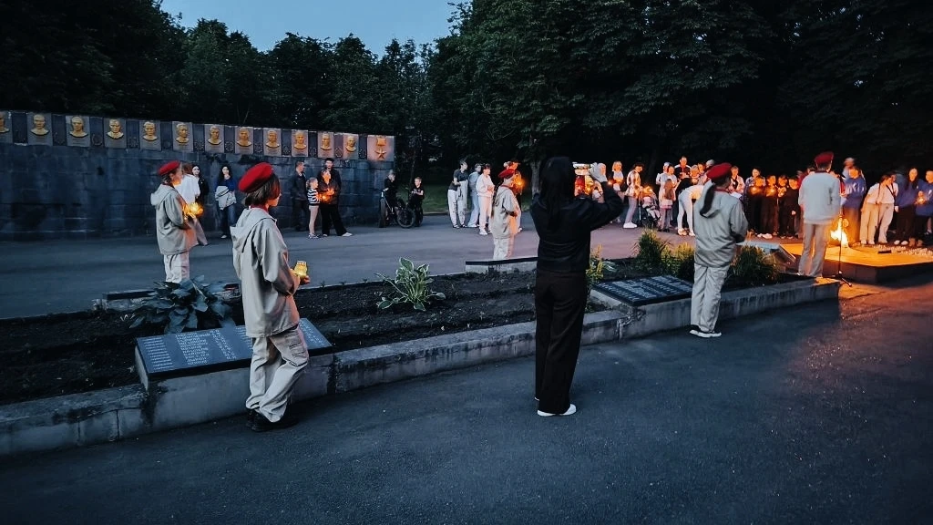 21 июня, по всей стране проходит 18-я международная мемориальная акция «Свеча памяти», ...
