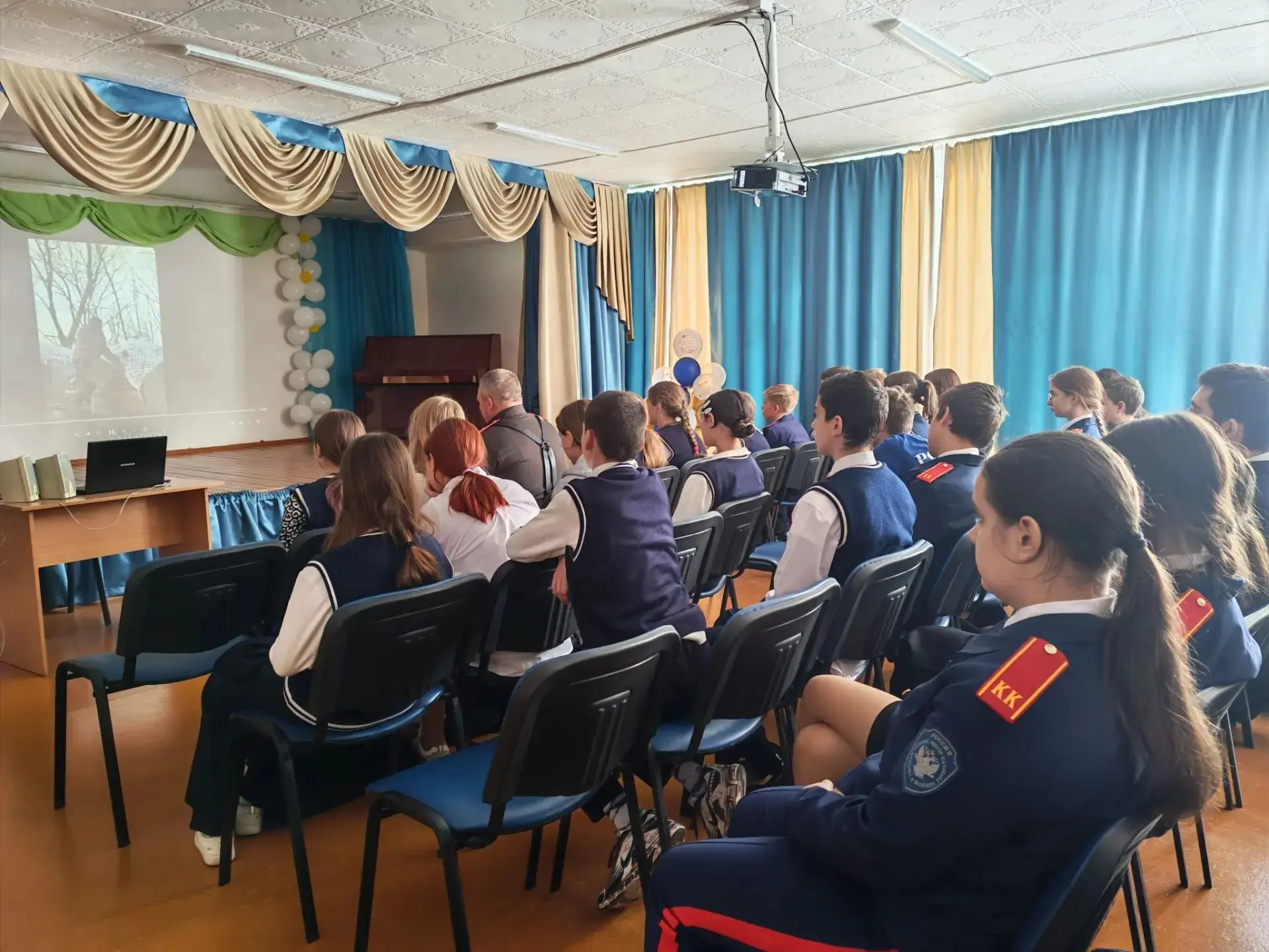 В Вязовской школе состоялась важная и трогательная встреча с земляком, участником специ...