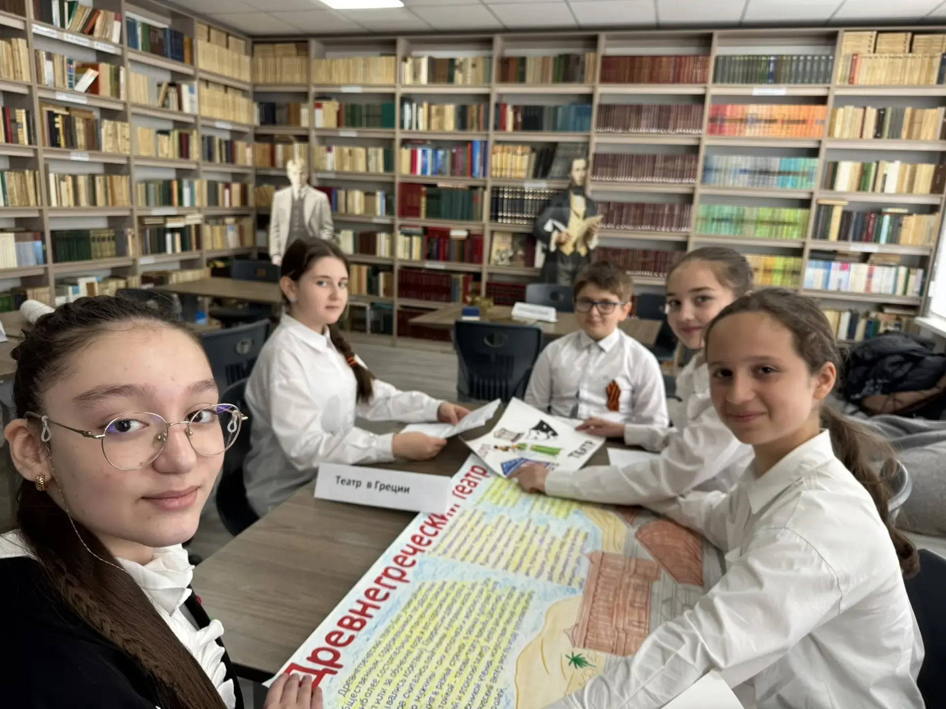 Неделя истории продолжается! 🏛  Сегодня, 4 мая, Патимат Гасановна провела яркий открытый урок, посвя