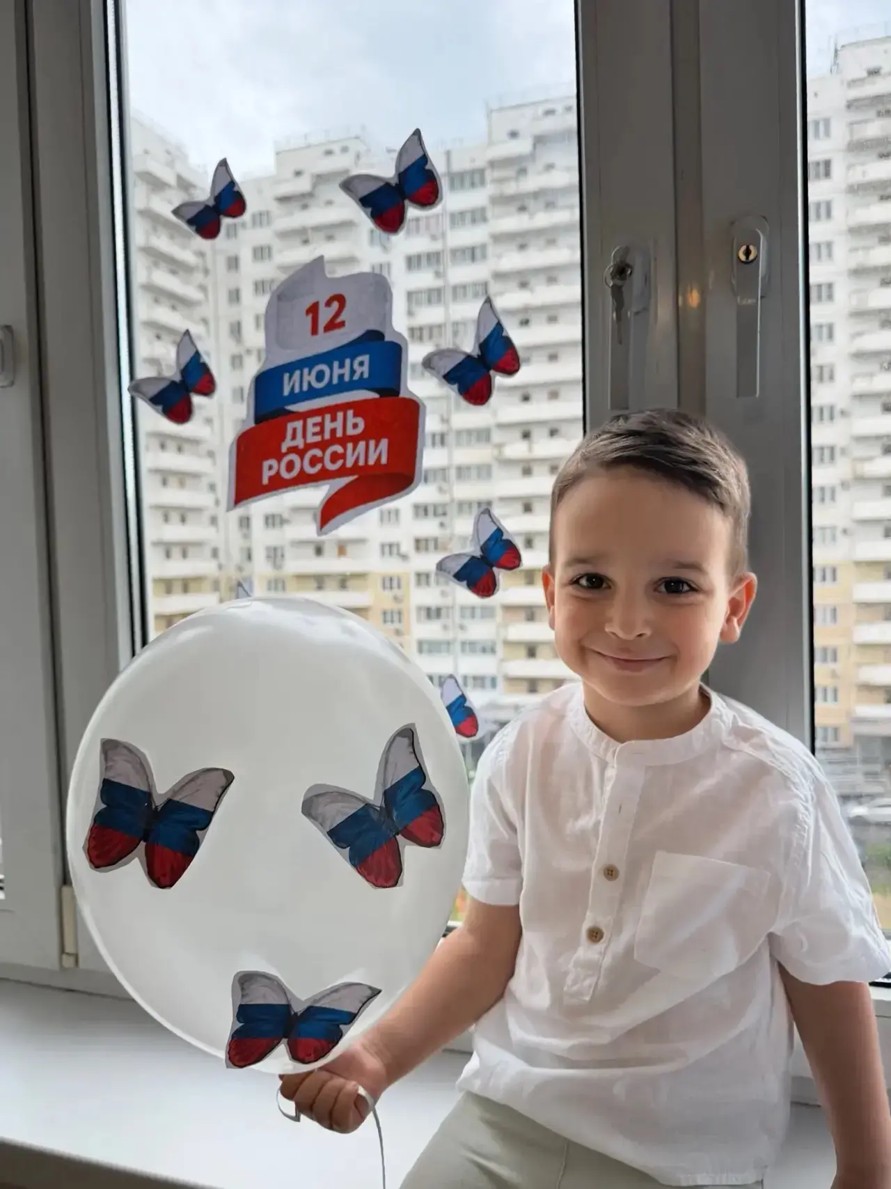 Акция «Окна России»🇷🇺

Гиваргизян Георгий - участник акции «Окна России» , воспитанник младшей гру