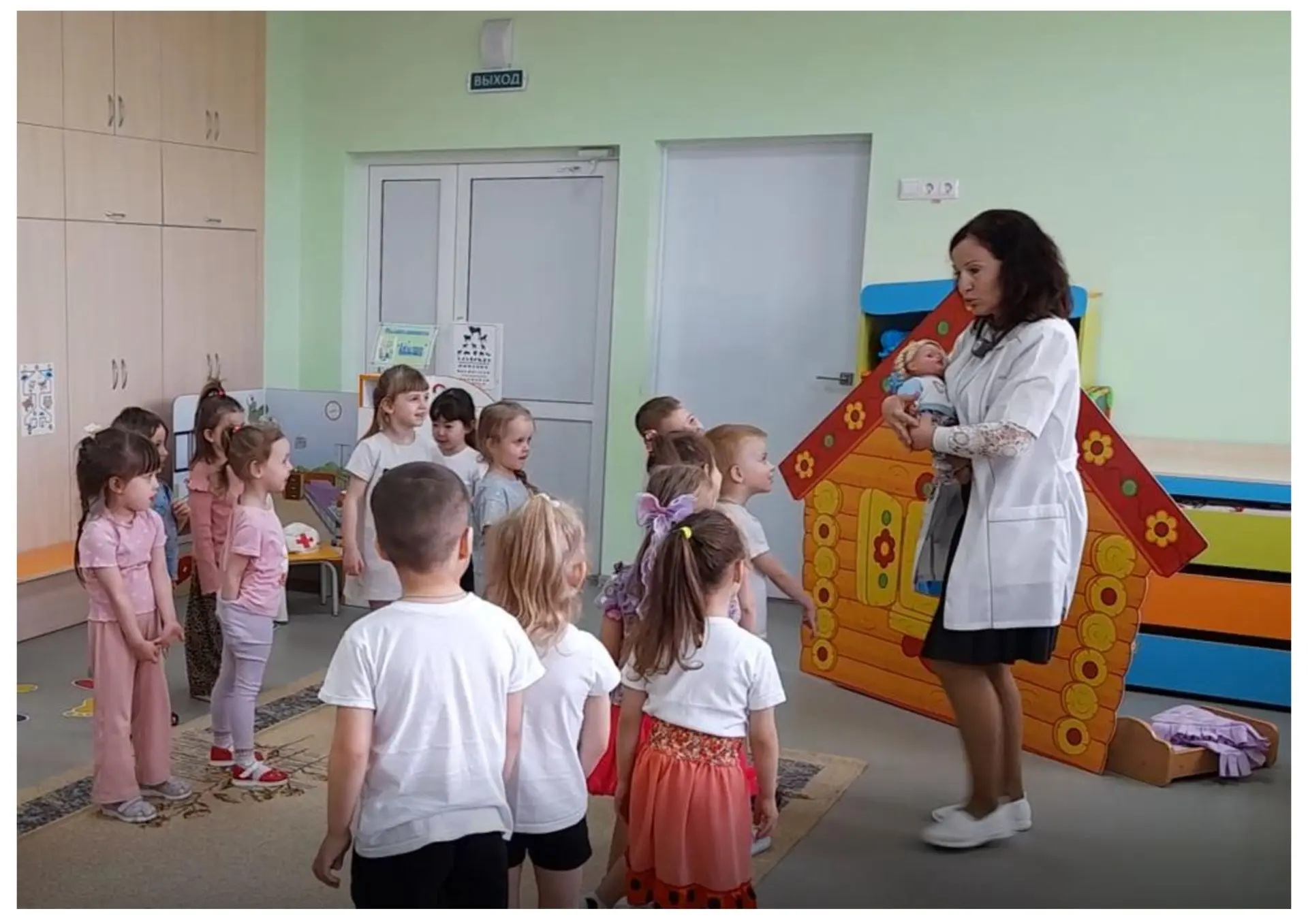 В нашей младшей группе прошла увлекательная сюжетно‑ролевая игра «Поликлиника» — в рамк...