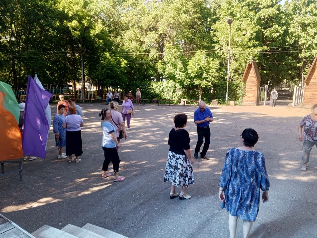 24 мая в парке прошла танцевальная программа в клубе "Движение"