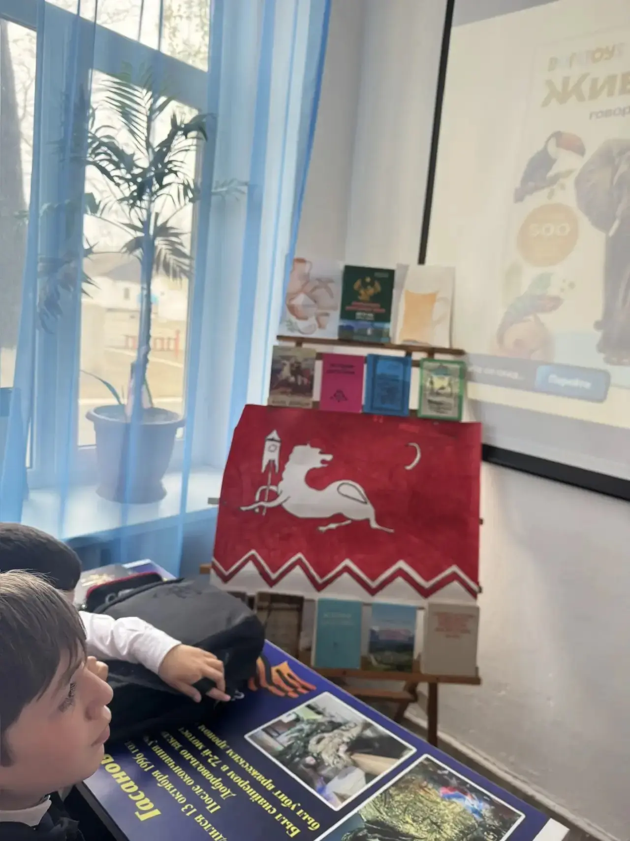 🏔 История в лицах: открытый урок в Чиркейском образовательном центре В рамках Недели истории Дагеста