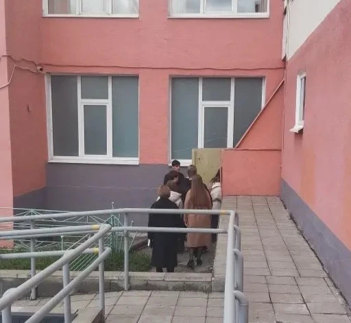 📢Важно уметь действовать правильно  Сегодня в нашей школе для учеников 10-х классов состоялось трени