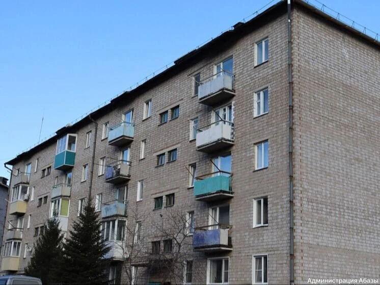 ✅ Крышу пятиэтажки после сильного ветра восстановили в Абазе