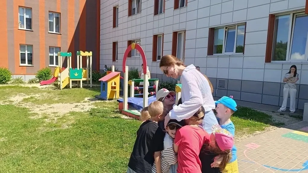 Праздник мыльных пузырей

Сегодня воспитанники структурного подразделения "Детский сад" стали участн