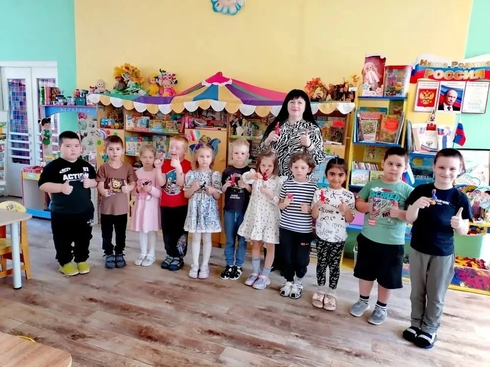 🇷🇺В рамках работы патриотического клуба "Мир, в котором я живу" и взаимодействия с МБОУ "СШ №10 с УИ