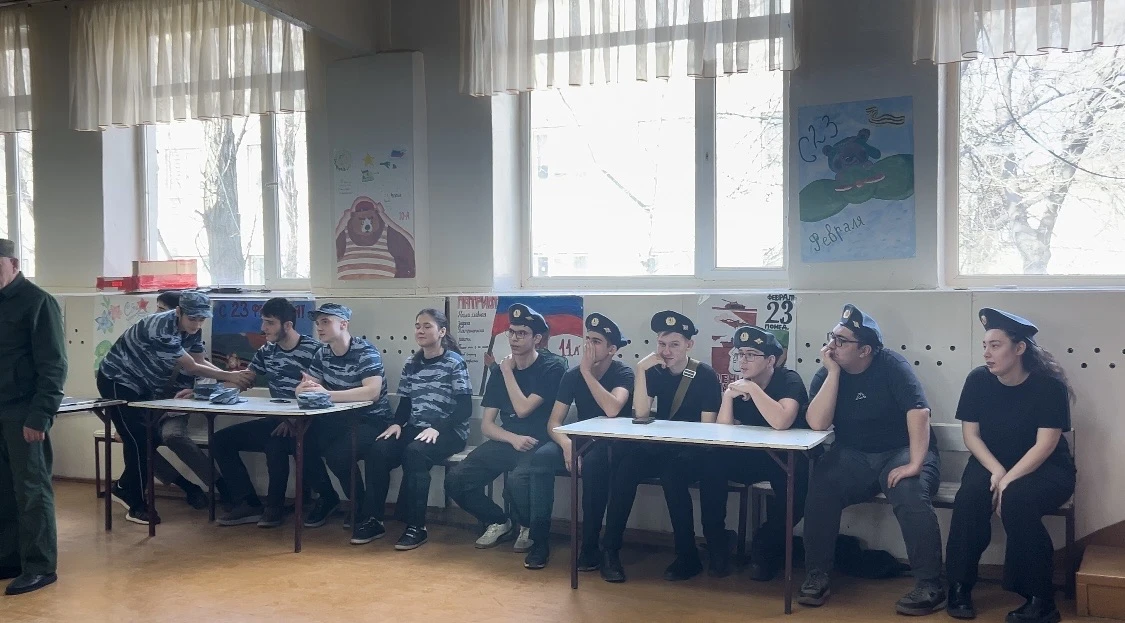Сегодня в нашей школе прошло мероприятие, посвящённое Дню защитника Отечества!  В состязаниях участв