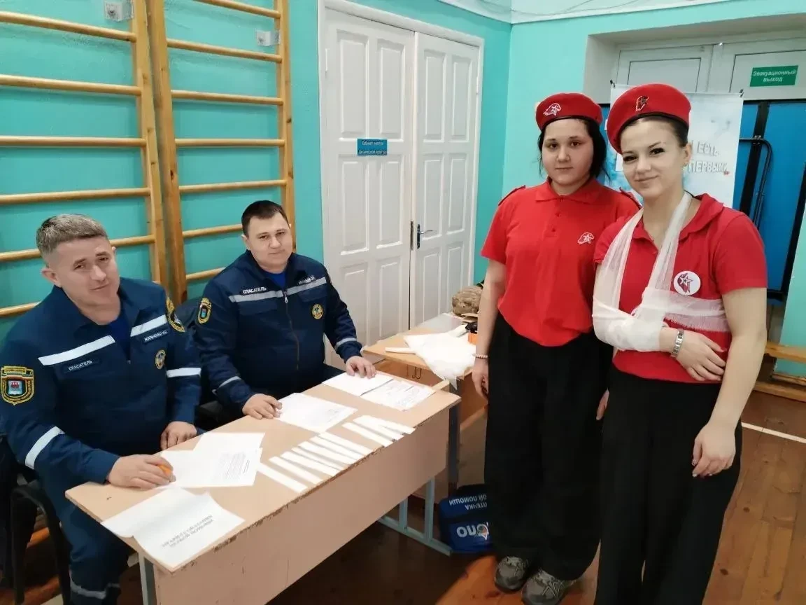В школе № 8 города Миллерово прошел школьный этап Всероссийской военно-патриотической игры «Зарница 