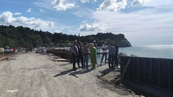 Ремонт набережной в Алуште выполняется с отставанием от запланированных сроков. Власти ...
