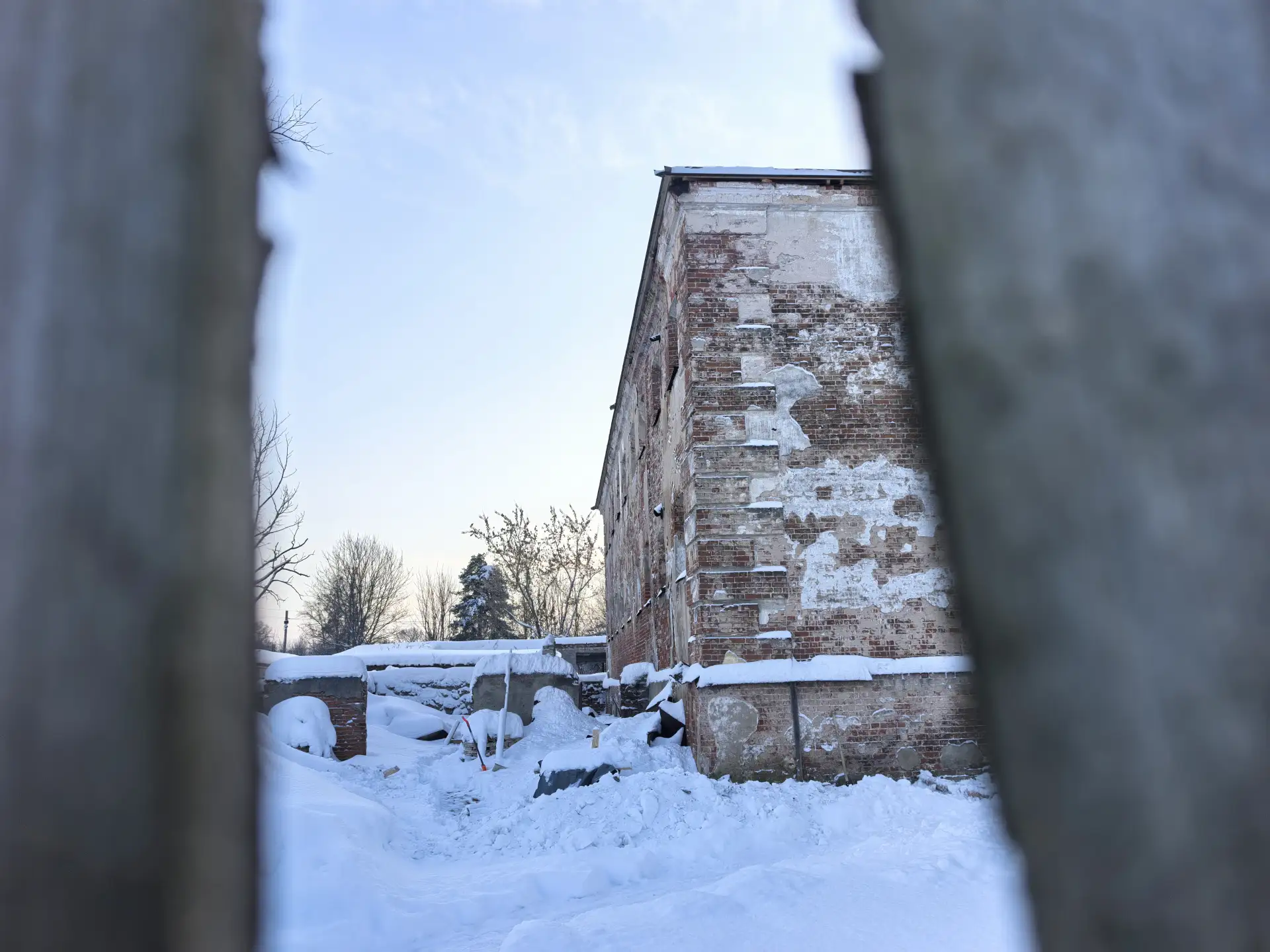 Мы приехали в Данилов ради Тюремного замка.