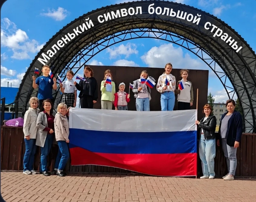 🇷🇺Говорят, что если сделать символ своей страны своими руками — он будет хранить твою...