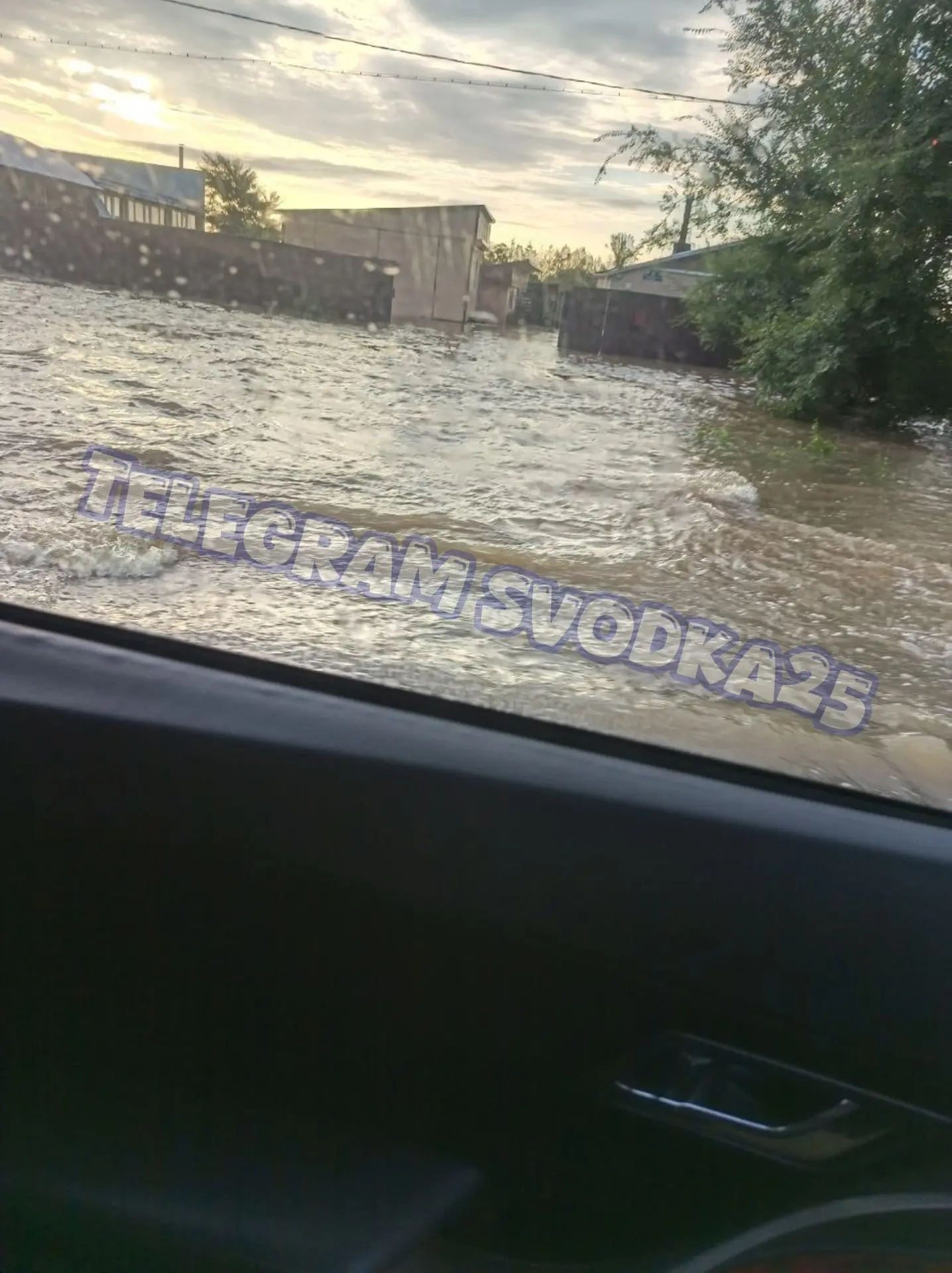 ⛲️Под Уссурийском сейчас мощное затопление, село Михайловка уходит под воду