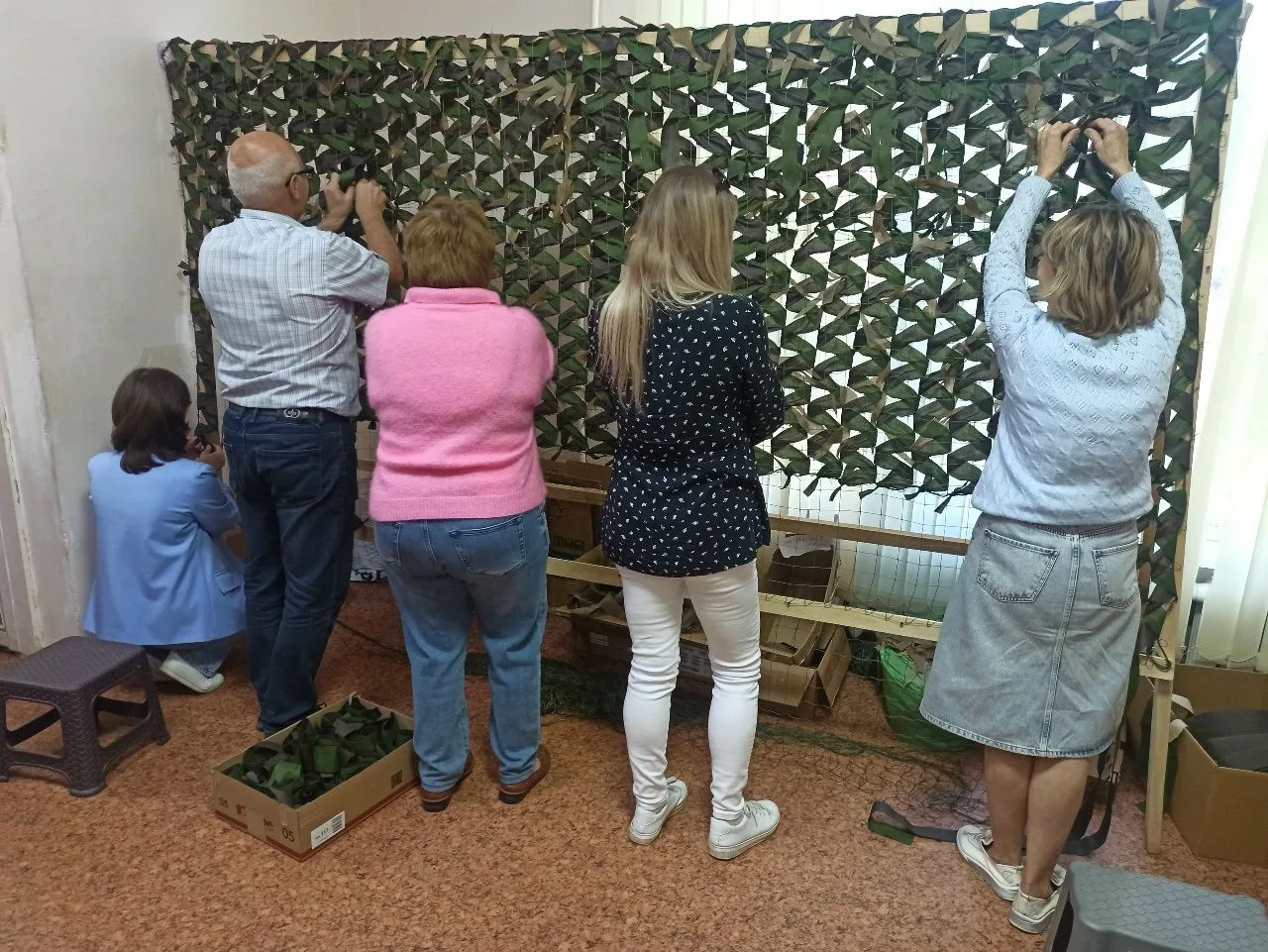 Раскрой деталей мужского нижнего белья из хлопчатобумажных тканей и салфеток-платочков,...