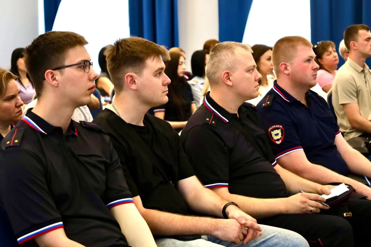 Подросток в зоне риска 💥

В «Пионере» прошло лекционно-тренинговое мероприятие для специалистов сис