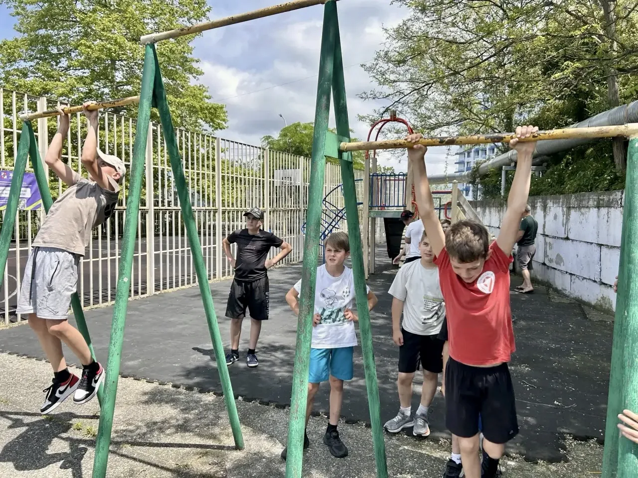 ☀️ С 1 июня в Сочи работают летние городские подростково-молодежные площадки по месту жительства. 


