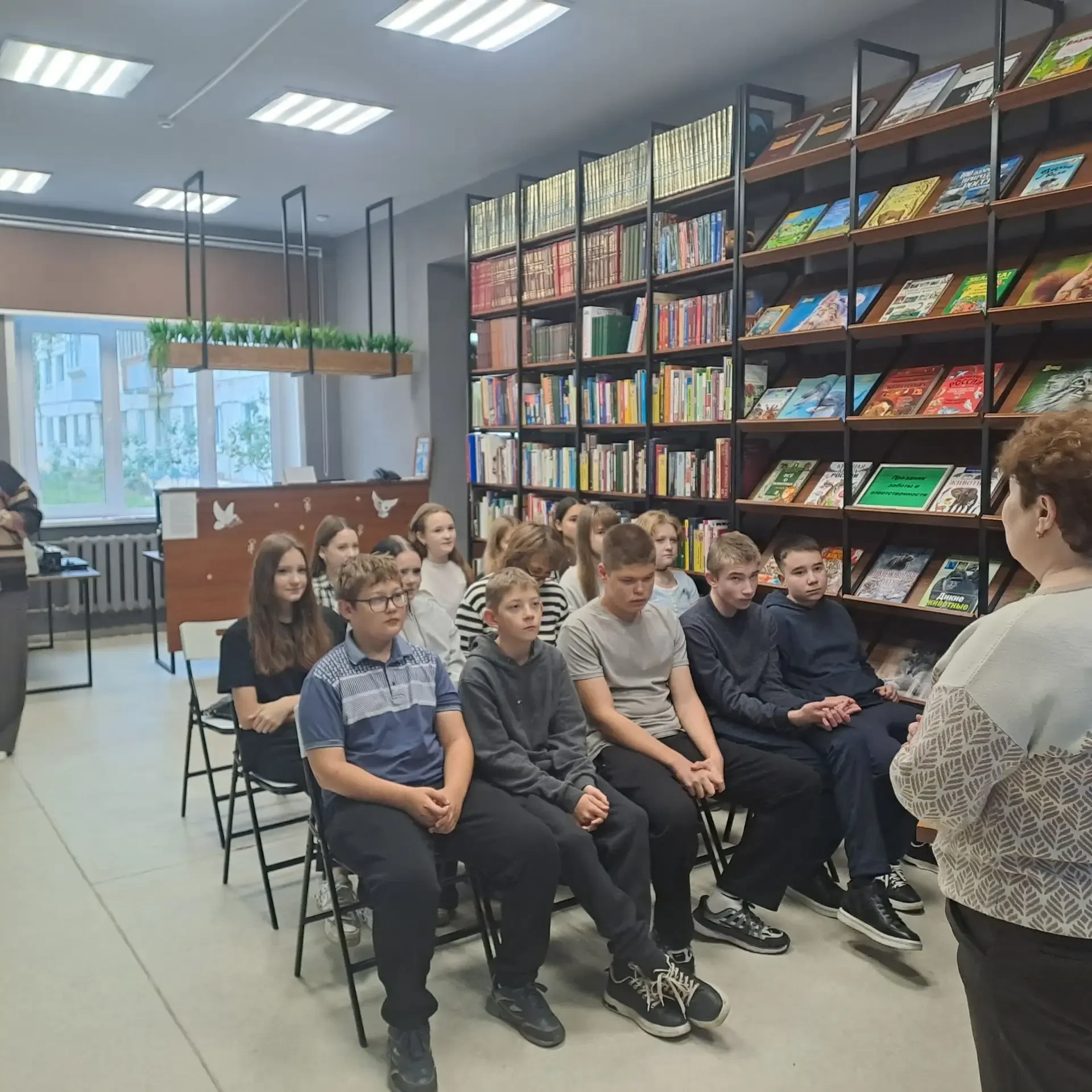 7Б — за ЗОЖ! Как прошел наш классный час в библиотеке Бианки 📚🥦