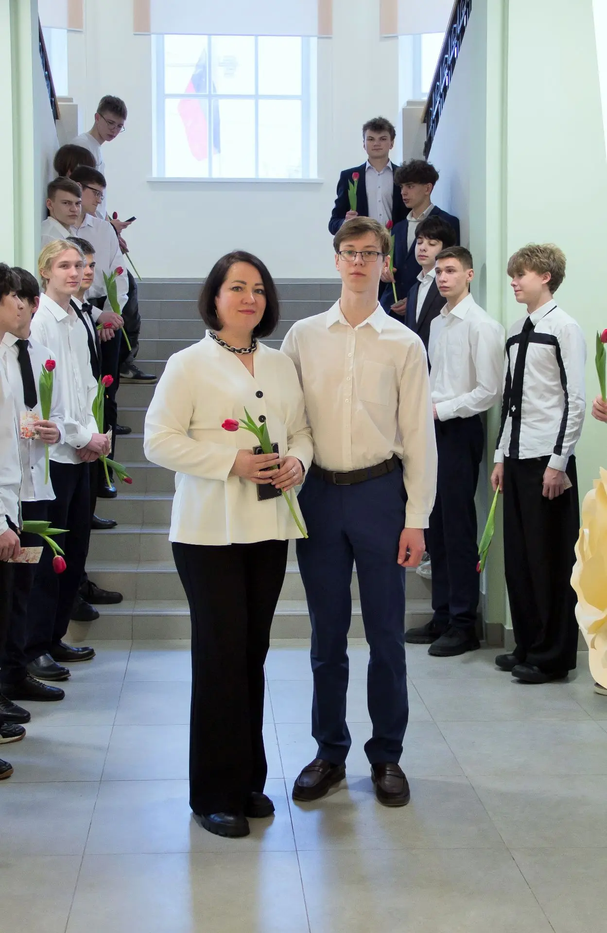 5 марта состоялся праздничный вечер, посвящённый предстоящему Международному женскому дню ✨  Парни-у