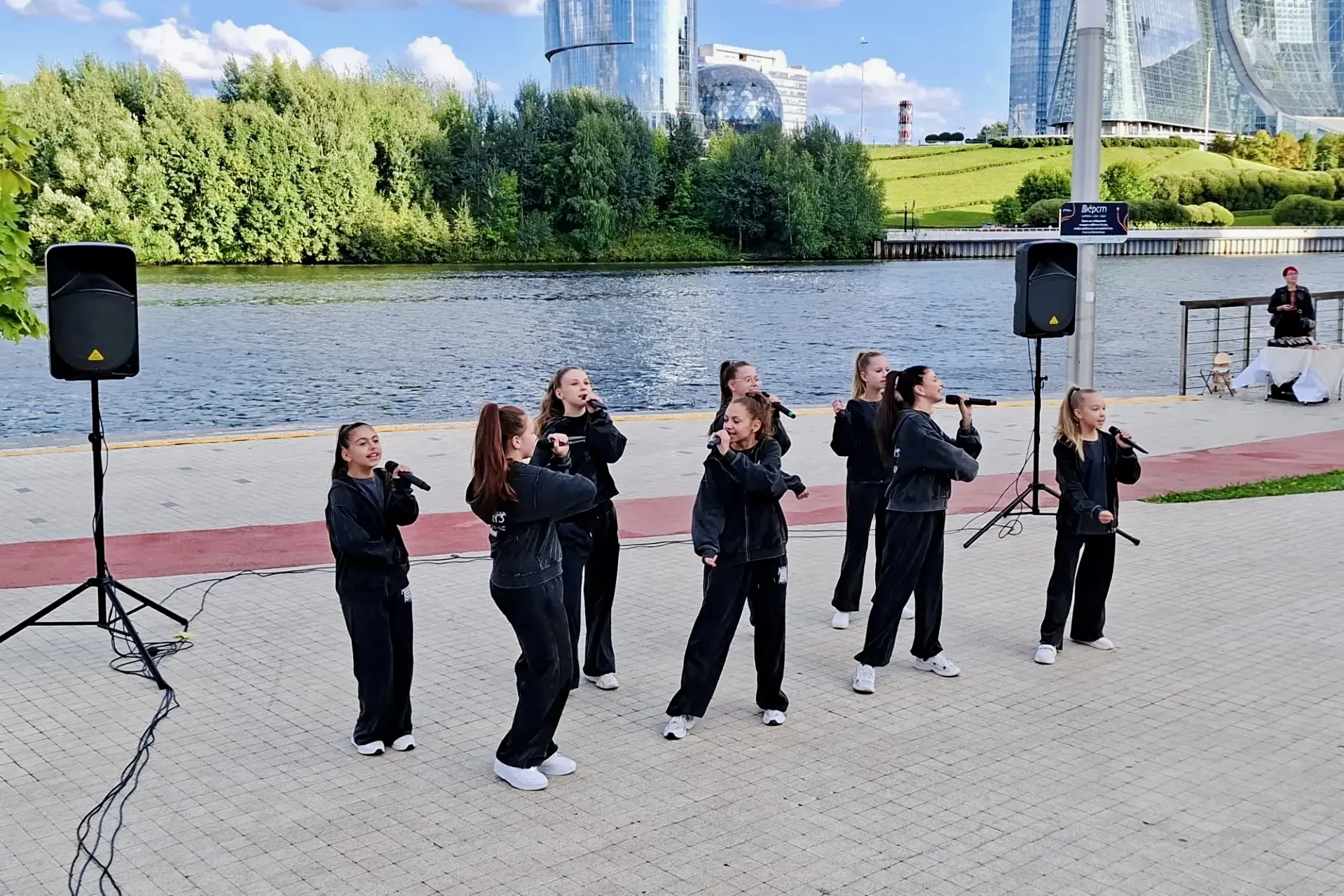 🌿 Сегодня набережная Павшинской поймы снова стала местом для музыки, прогулок и встреч.