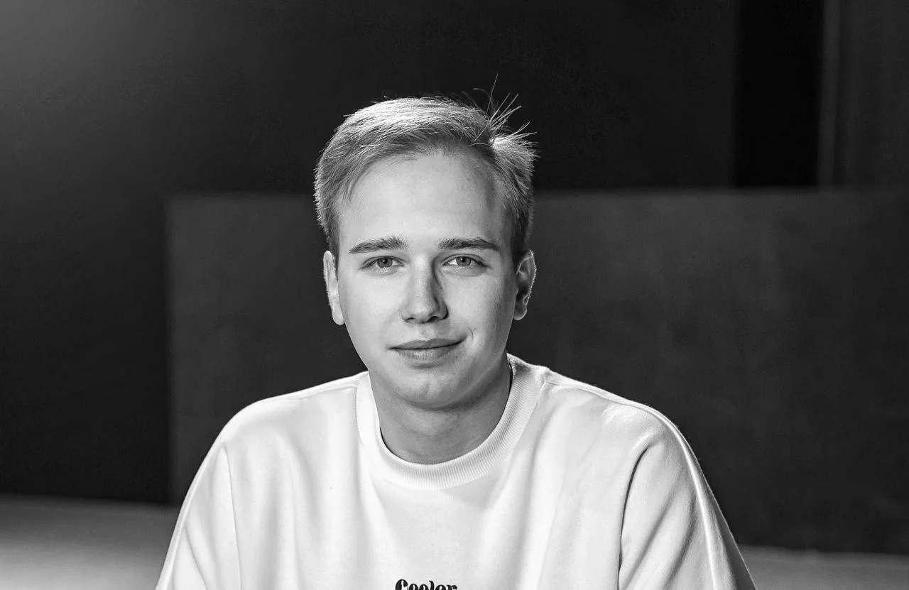 Тверской актёр рассказал о самом сложном и приятном в его работе