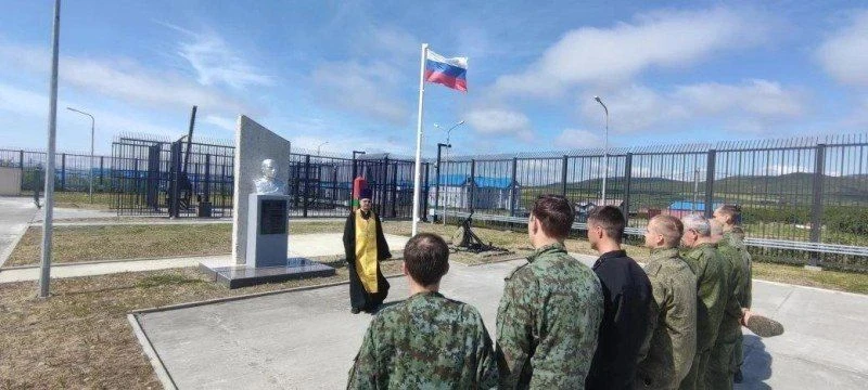 📌 Священник освятил отделение погрануправления ФСБ в Тиличиках