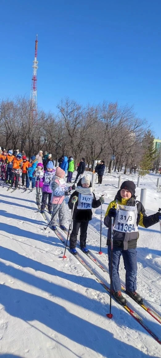 ⛷️18-го (среди 4-х классов) и 19-го (5-9 класс) февраля прошли городские соревнования по лыжным⛷️ го