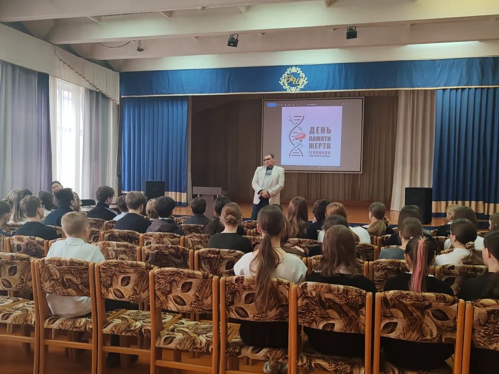 Сегодня для учеников 6-х классов прошёл урок мужества, посвящённый Дню памяти и скорби погибшим при 