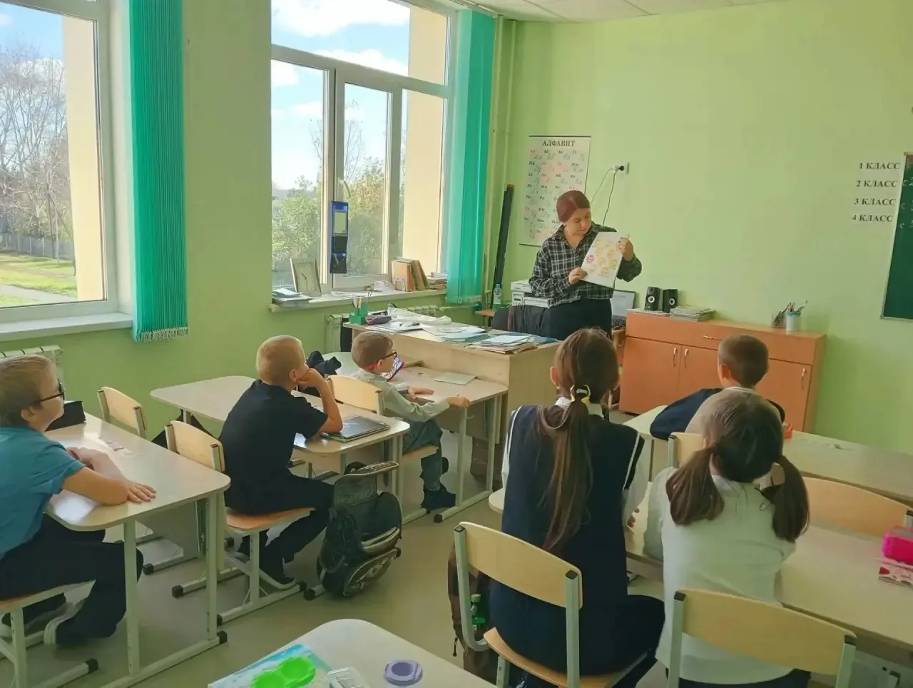 💬 «Мир эмоций»: специалисты БУ «КЦСОН Колосовского района» поговорили со школьниками о...