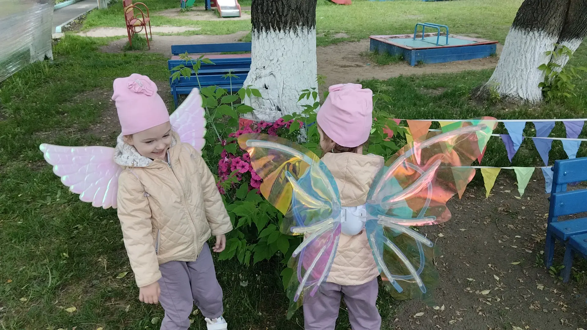Сегодня в Доме Открытий на улице Любознаек прошёл волшебный День бабочек! 🦋  
Ребята отправились в 