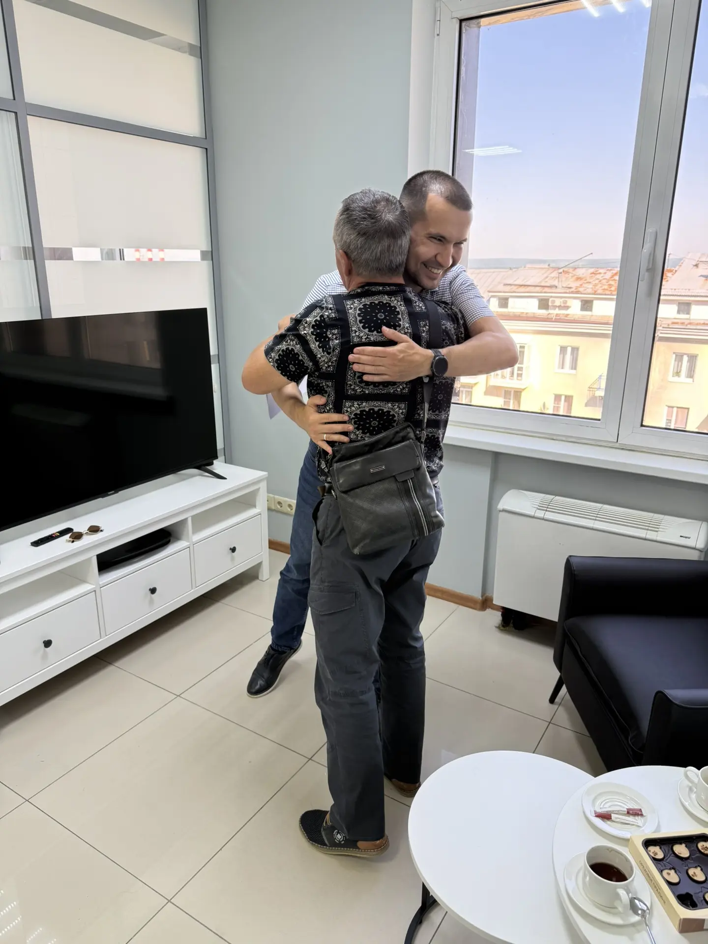 Примерно так часто проходят встречи с клиентами после завершения процедуры 🤝☺️