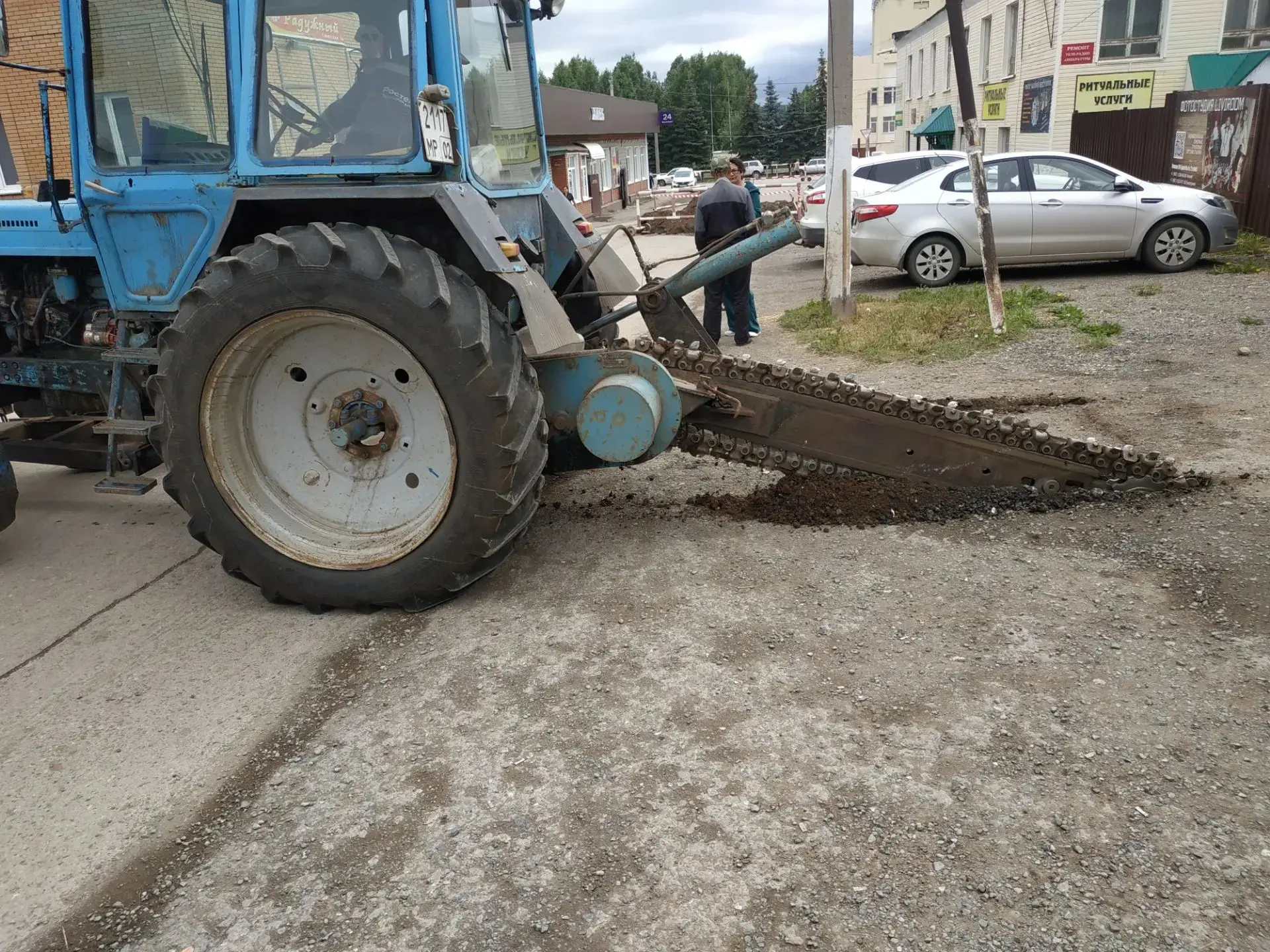 Работники МУП "Коммунхоз" завершили плановую замену ветхого водопровода по улице Советс...