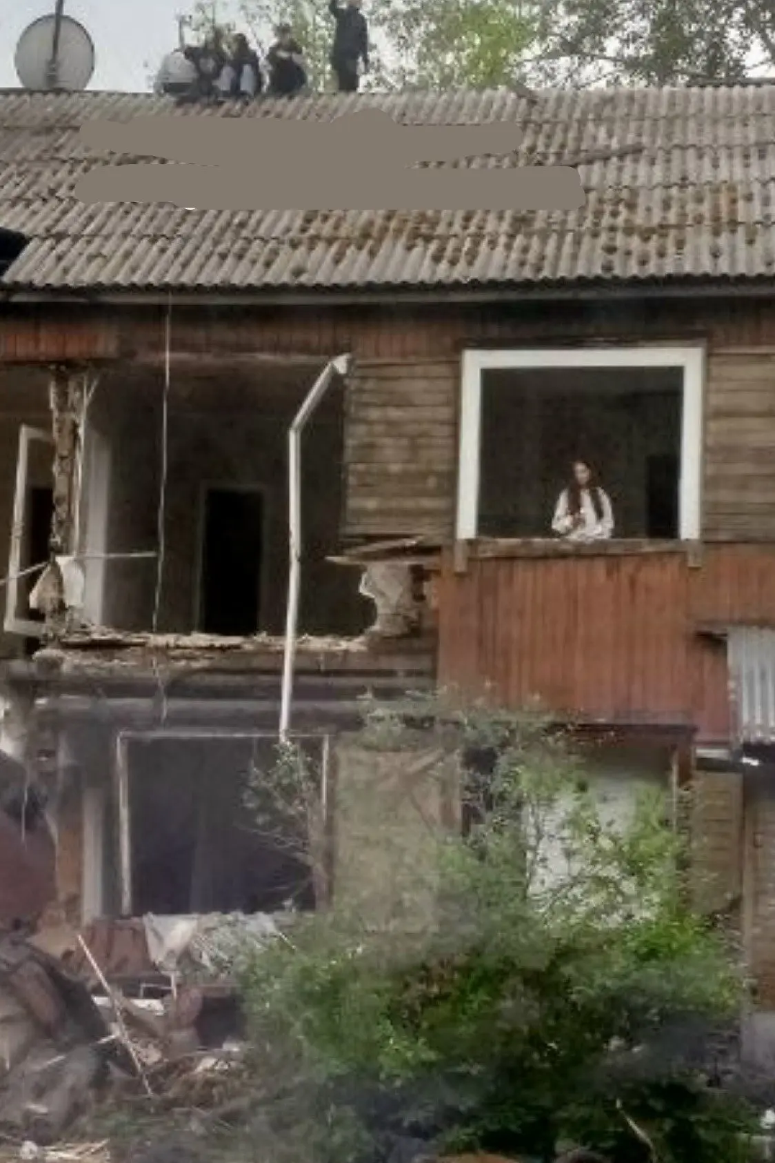 Вот так развлекается молодежь 😡