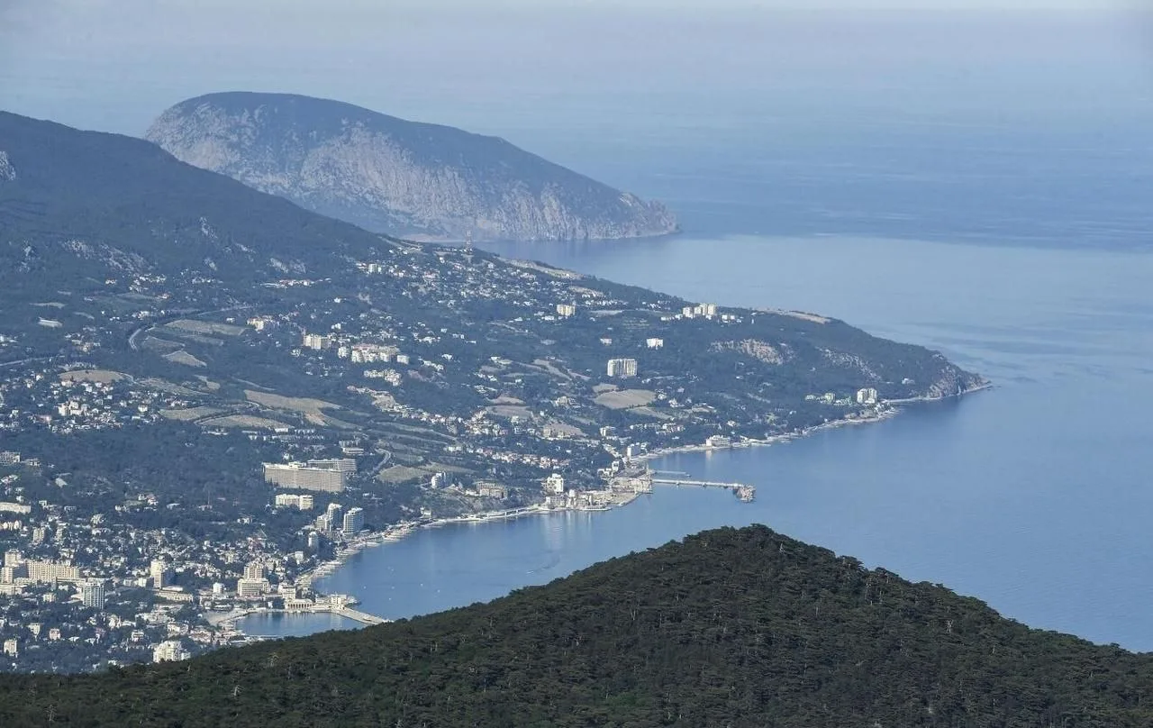🏖 Массового отказа от отдыха в Крыму из-за сложностей с логистикой нет.