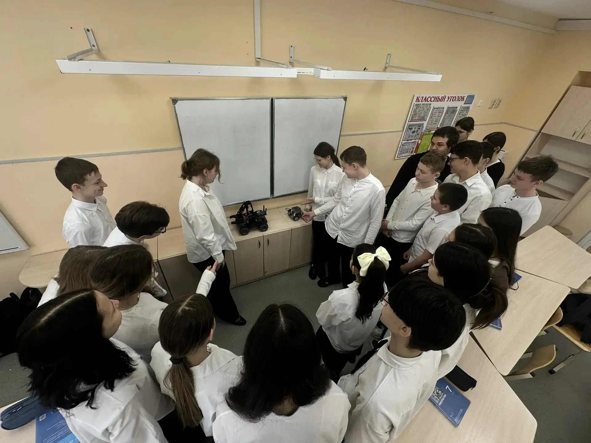 🤖 Робототехника — это не просто конструктор, а инженерия будущего!  18 марта в нашей школе в рамках 