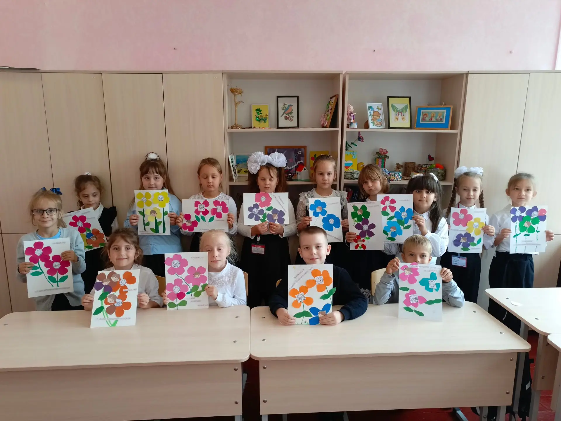 🎨 С теплом и заботой о старшем поколении!