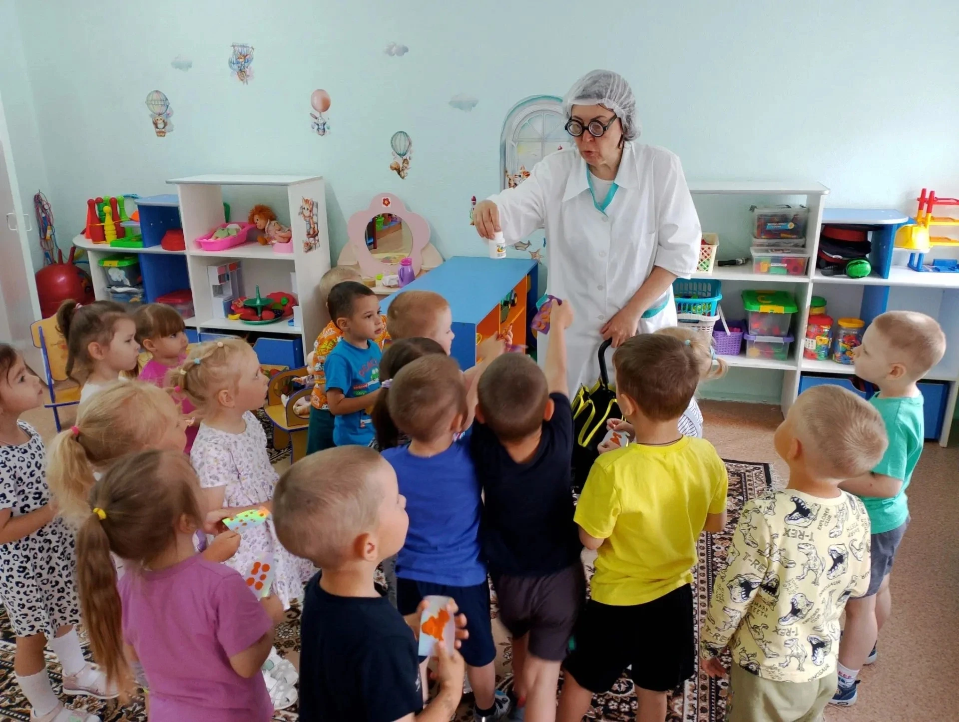 Сегодня произошло настоящее чудо. В учреждение пришла срочная телеграмма от гиппопотама, который умо