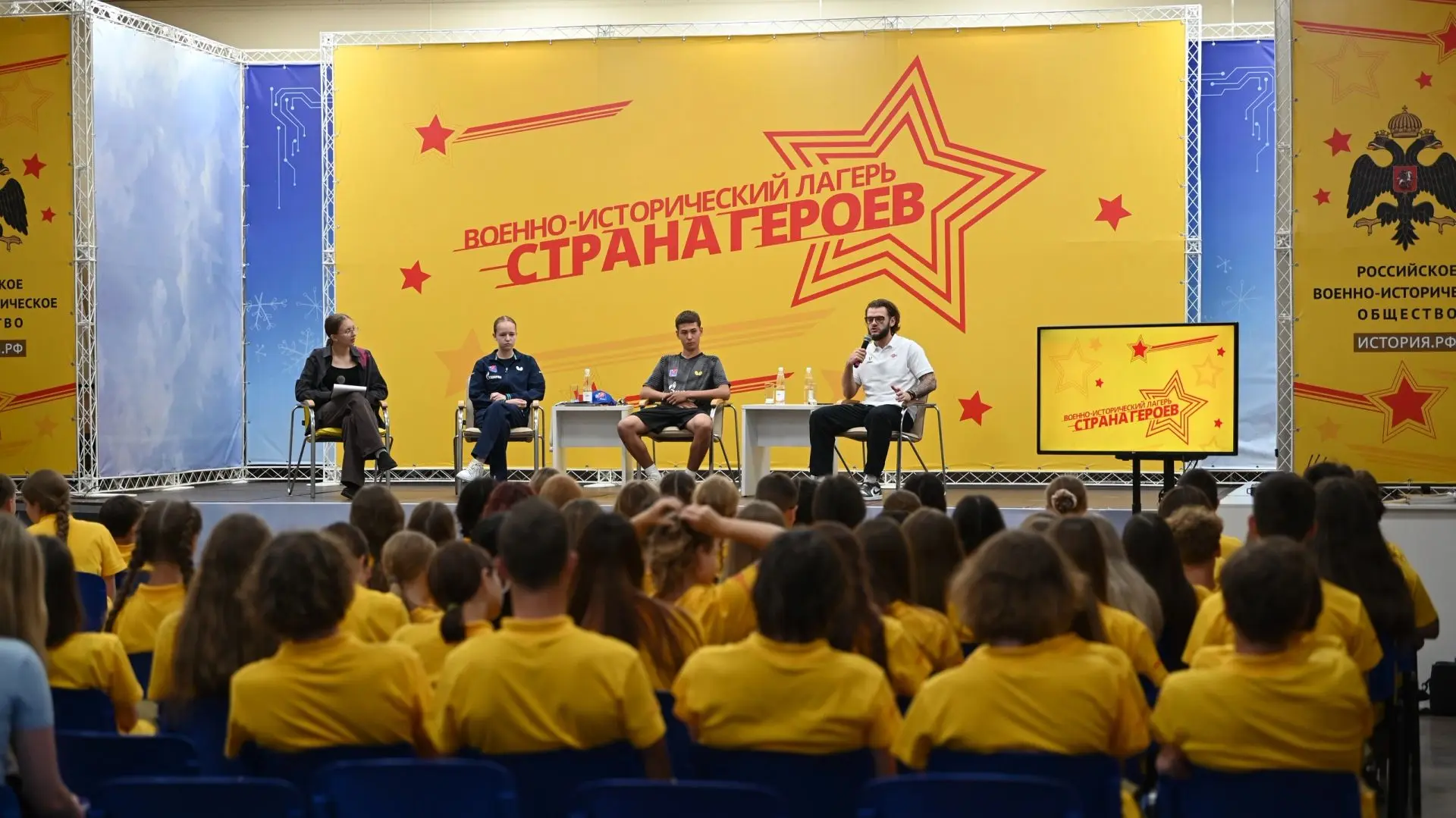 💬🔥 Игроки клуба «Факел-Газпром» Назар Бакиров и Алиса Усманова стали гостями военно-и...