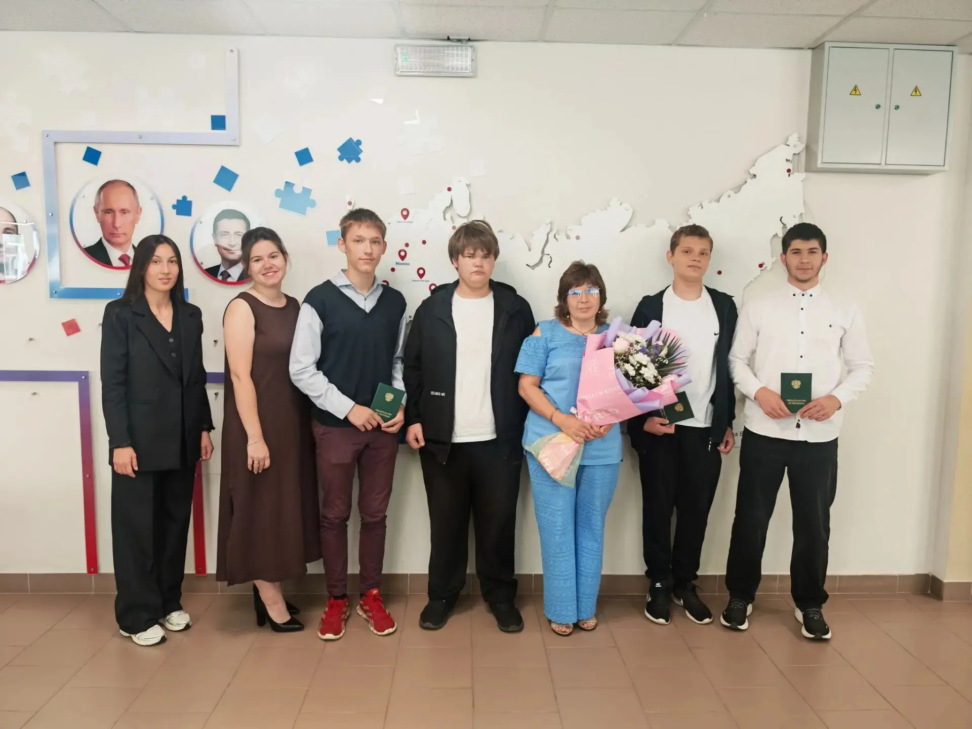 ▌ 🎓 Окончание 9 класса

Сегодня в нашей школе прошла торжественная церемония выдачи свидетельств об